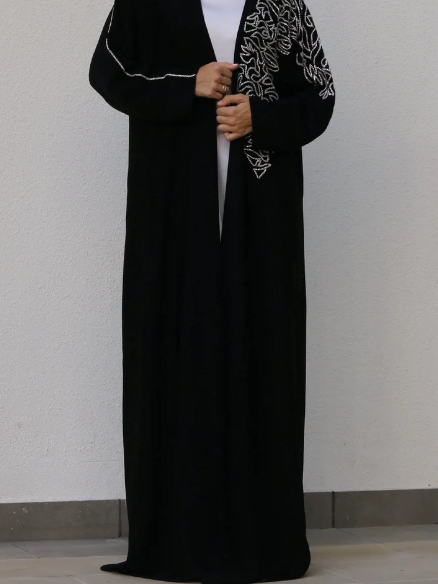 Elegant Handwork Mosaic Abaya - Perfect Blend of Tradition and Style